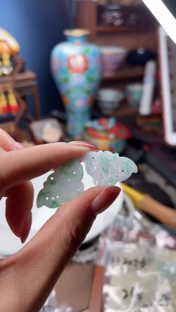 未镶嵌挂件翡翠?****我，112044