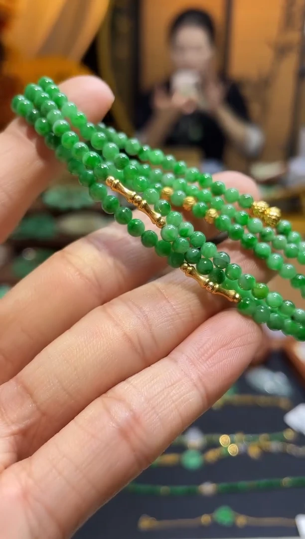 颈饰18K金镶嵌翡翠项链