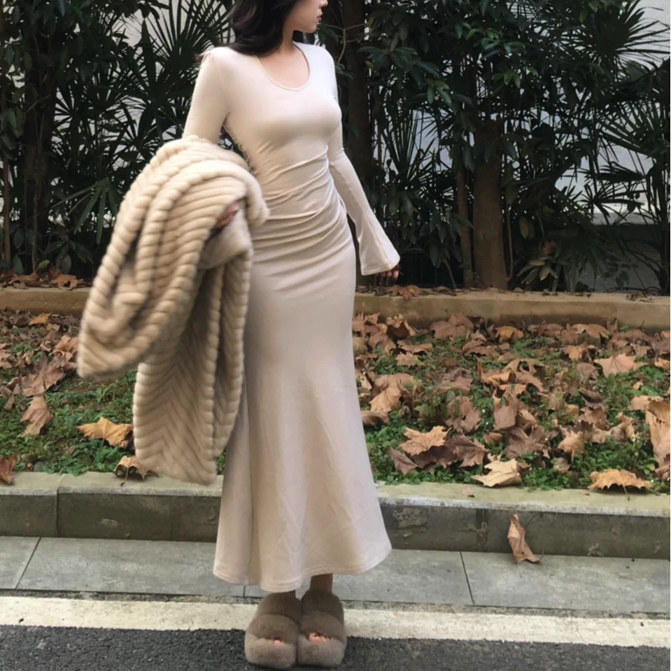 「鹿哈哈」2024新款秋冬微胖大码显瘦秋冬连衣裙，半身裙