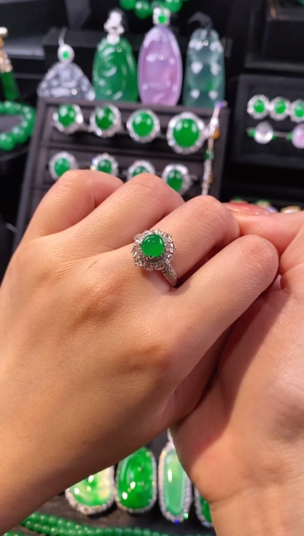 18K金镶嵌戒指翡翠蛋面戒指5060512