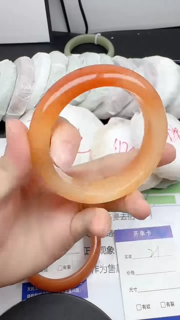 未镶嵌手镯石英质玉21/57.3