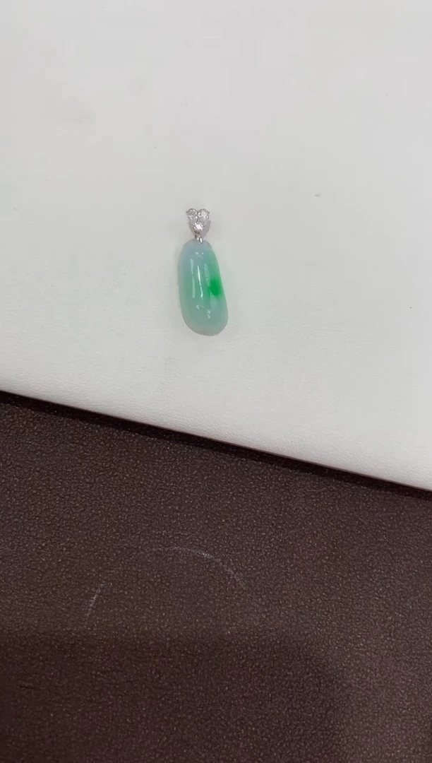 翡翠18K金镶嵌颈饰天然缅甸a货翡翠