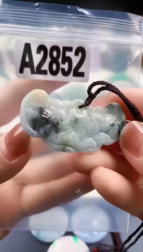 颈饰未镶嵌翡翠天然翡翠吊坠挂件