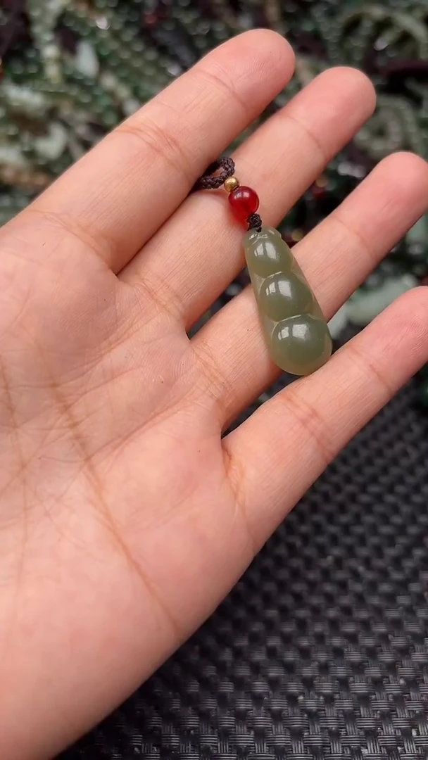 和田玉未镶嵌颈饰1