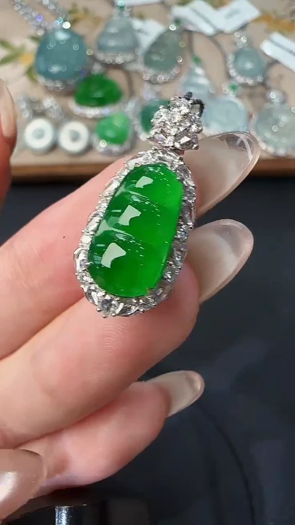 翡翠18K金镶嵌吊坠(不含链)33
