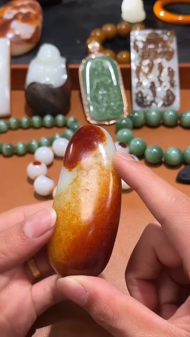 未镶嵌和田玉把件旭****。和田玉