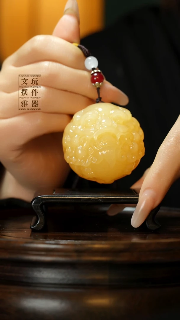 玉《醒狮貔貅》手把件摆件