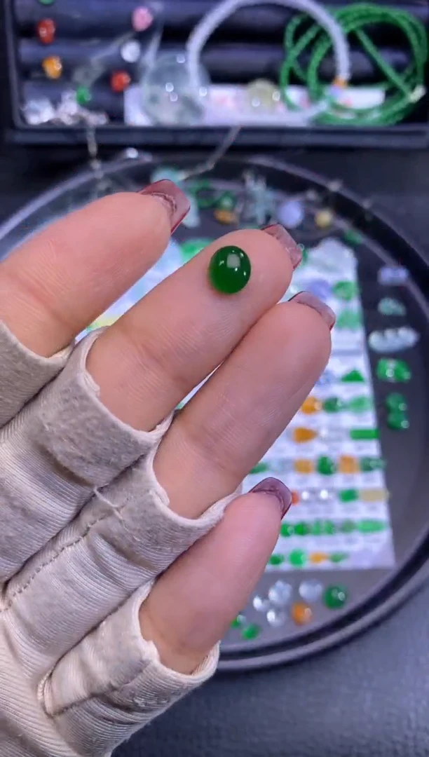 未镶嵌挂件翡翠蛋