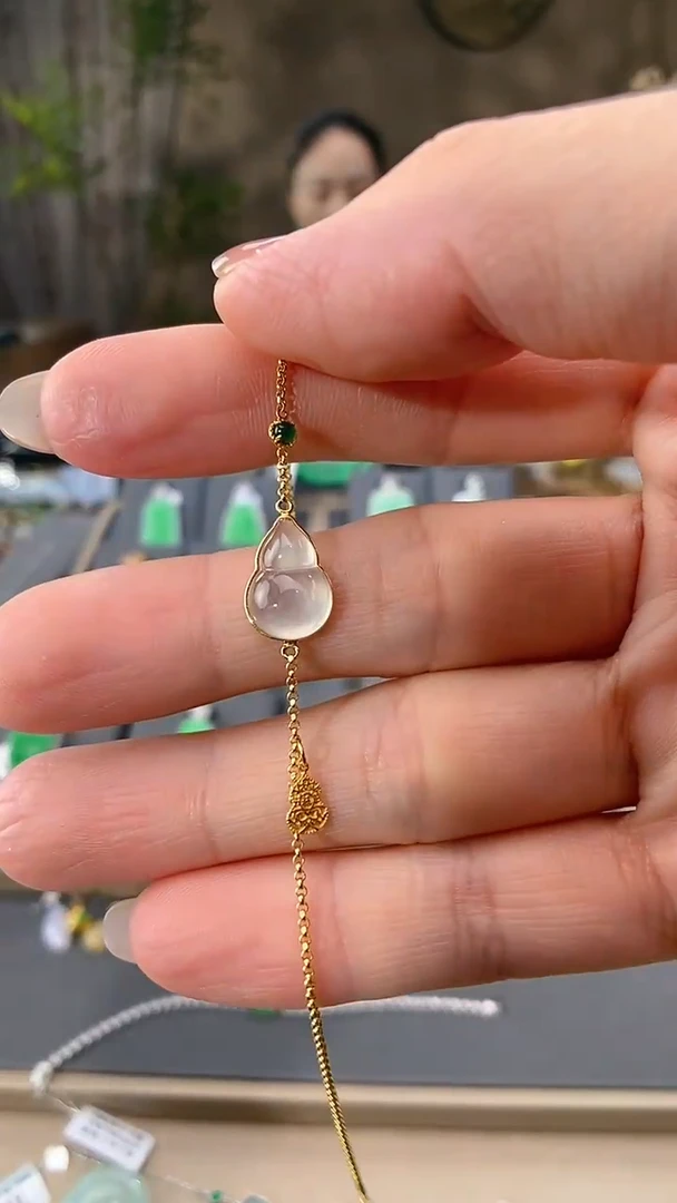 吊坠(不含链)18K金镶嵌翡翠青****服手链