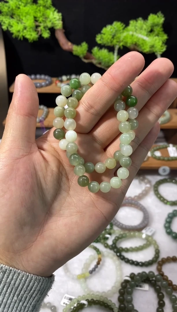 【闪购商品】和田玉手链未镶嵌多宝卡8多样性发一