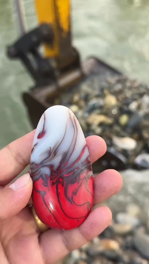 颈饰未镶嵌和田玉（糖玉）1