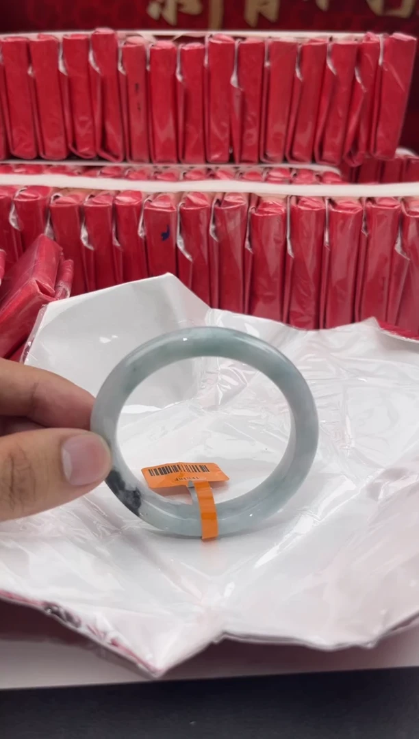 【闪购商品】翡翠手镯未镶嵌14翡翠手镯（微瑕）