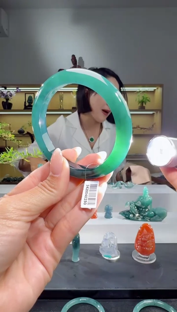 未镶嵌手镯翡翠57圈