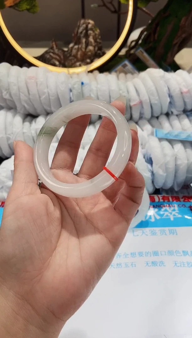 【闪购商品】石英质玉手镯未镶嵌64-58