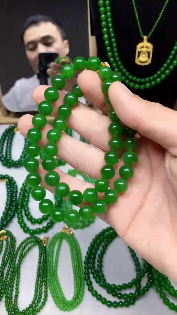 和田玉（碧玉）未镶嵌项链卡10的冰阳绿