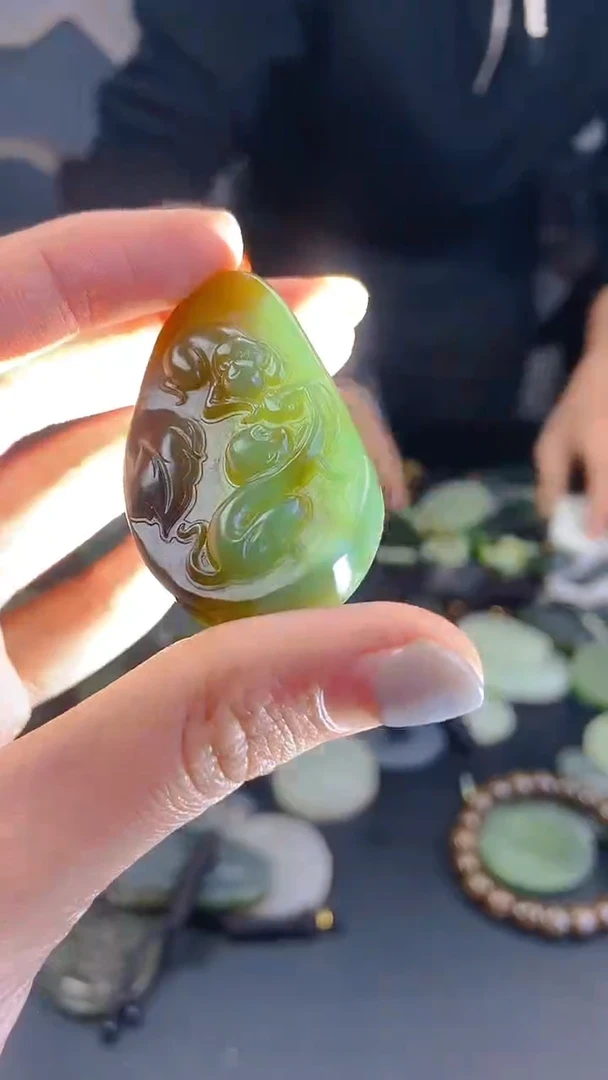 颈饰未镶嵌和田玉1