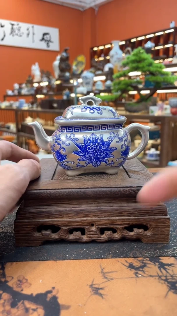 【闪购商品】@@@@@@@@@@@缠枝莲四方银壶