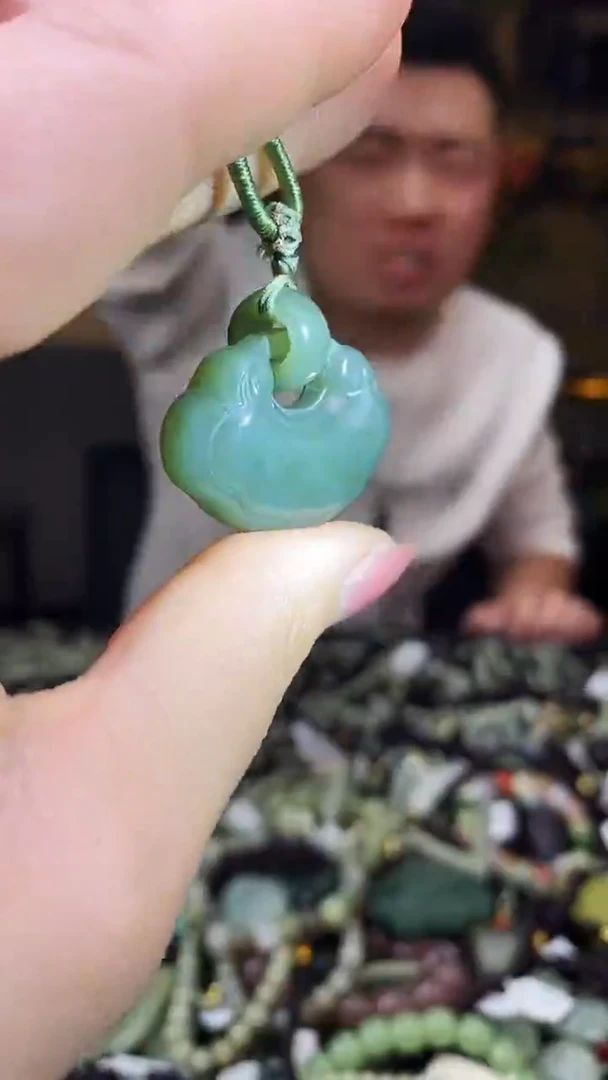 颈饰未镶嵌和田玉多样性发货，拍一发一