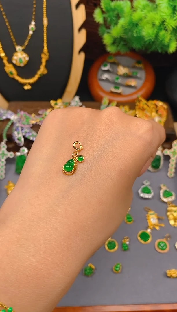 【闪购商品】翡翠吊坠(不含链)银S925镶嵌蛋面葫芦万能扣