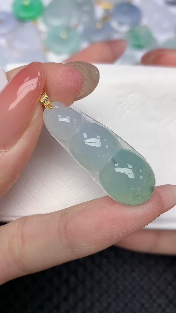 翡翠18K金镶嵌颈饰天然翡翠a货