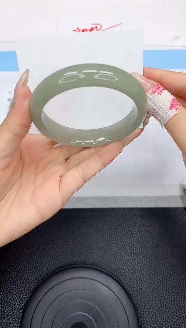 石英质玉手镯未镶嵌37-60.9