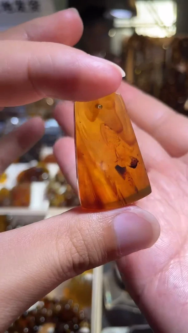 未镶嵌琥珀裸石蓝**边无事牌