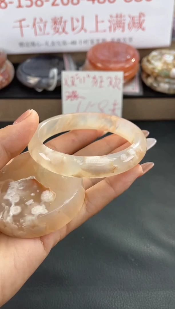 未镶嵌手镯石英质玉59