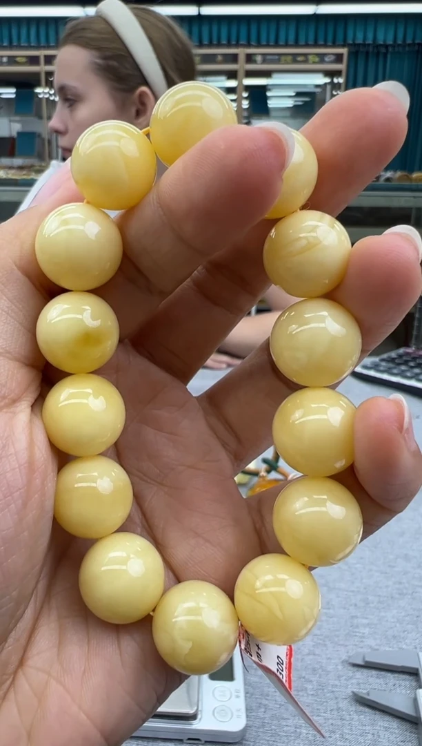 未镶嵌琥珀手链140秒拍号假一罚十