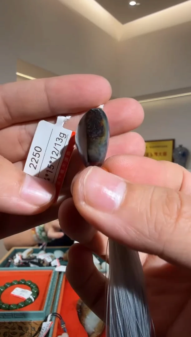 和田玉未镶嵌颈饰1