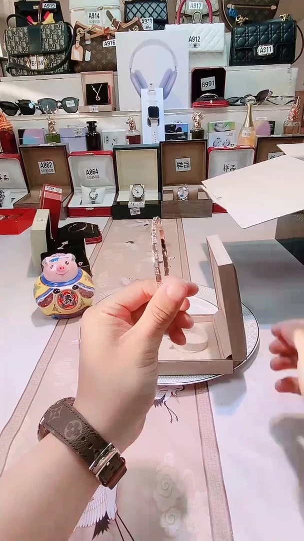 瓷片瓷器 库房到期 全部地板价@@1