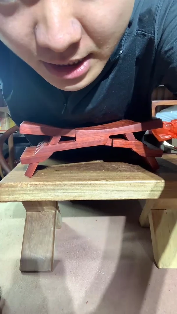 非洲紫檀（红花梨）微瑕鲁班凳