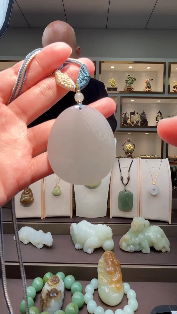 颈饰未镶嵌和田玉苏