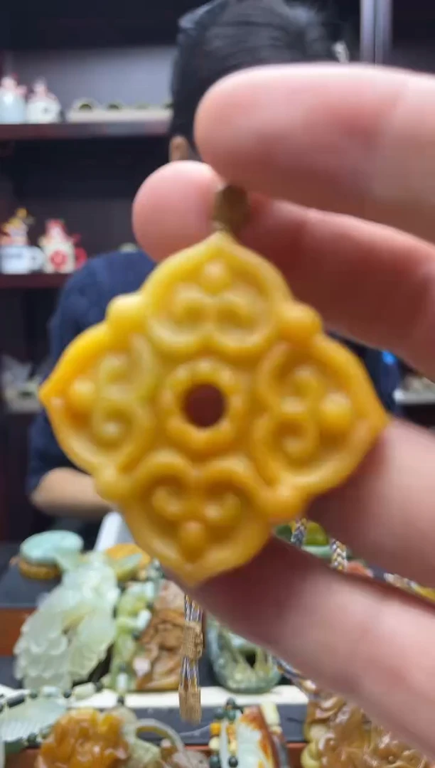 未镶嵌岫玉吊坠·