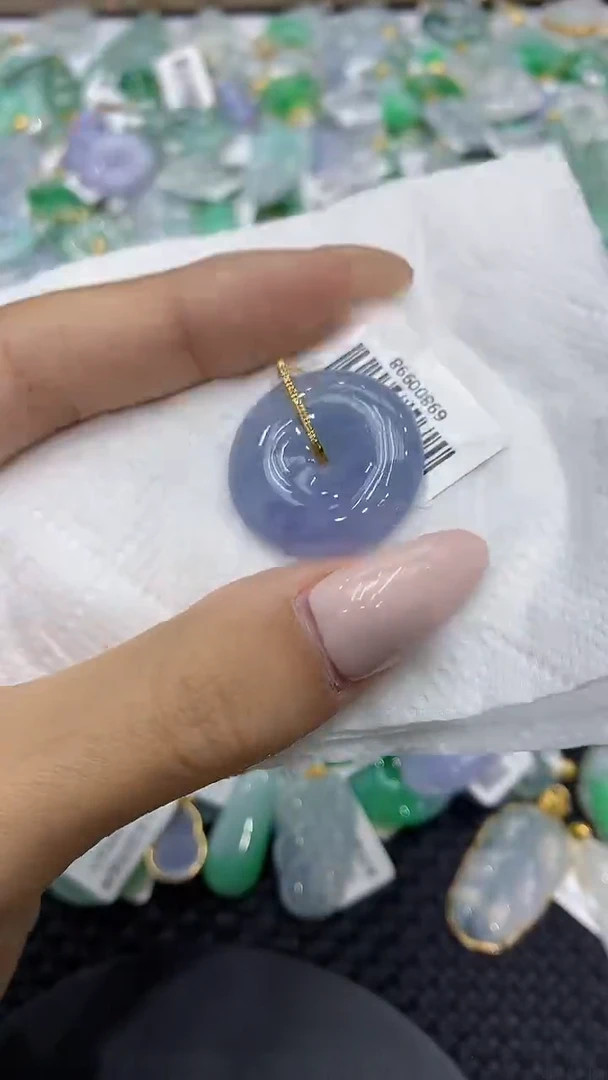 颈饰18K金镶嵌翡翠111111111111