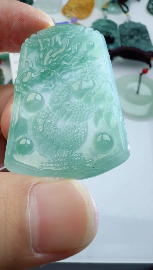 【闪购商品】翡翠吊坠(不含链)未镶嵌多样性随机发其一