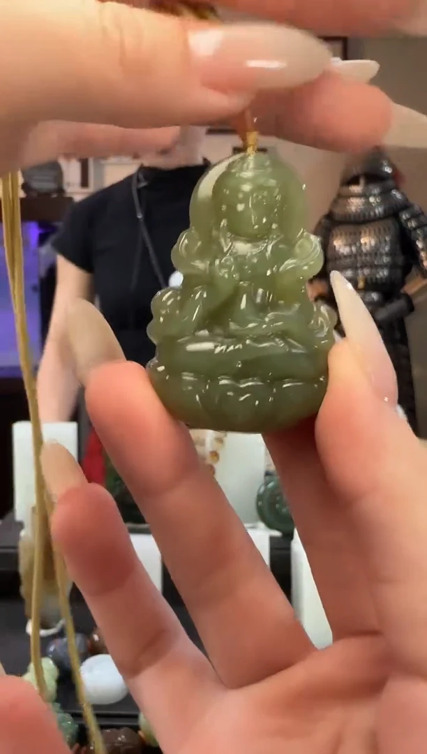 颈饰未镶嵌和田玉青黄口观音吊坠