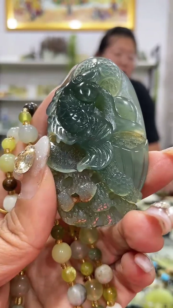 岫玉未镶嵌吊坠