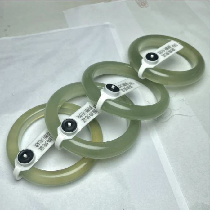 葡萄肉岫玉精品手镯多样性发货拍一发一
