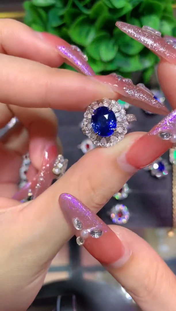 戒指蓝宝石18K金镶嵌4.05CT