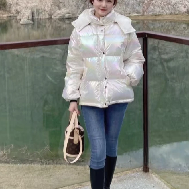 95新 MONCLER H12778 炫彩亮面羽绒服 0 XS码 领口污渍