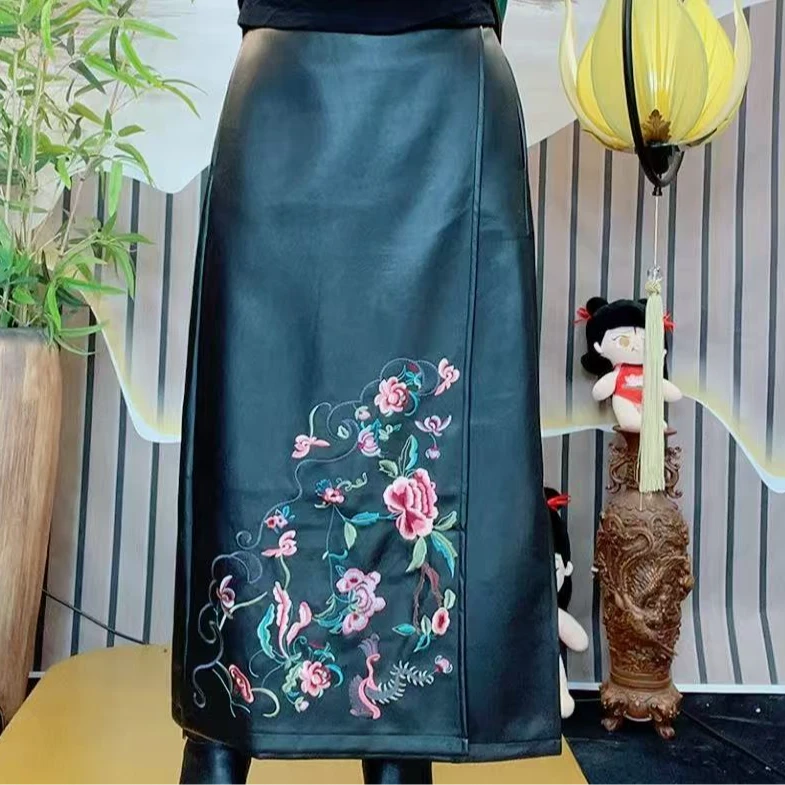 民族风刺绣款新版皮半身裙9071