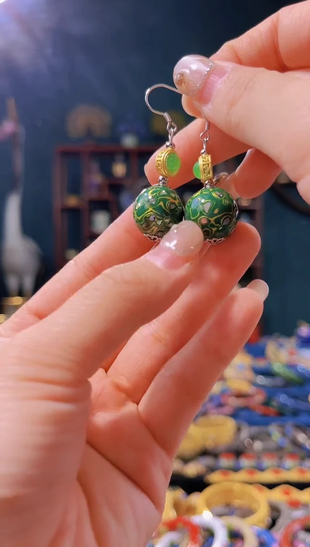 【闪购商品】犀皮漆耳环浅绿色