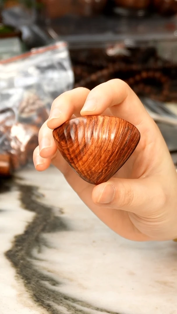 黄花梨/降香黄檀海黄扇贝手把件