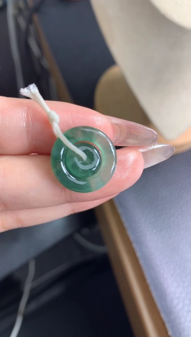 定制翡翠未镶嵌子母扣