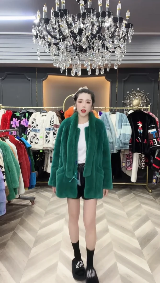 新款时尚貂皮大衣