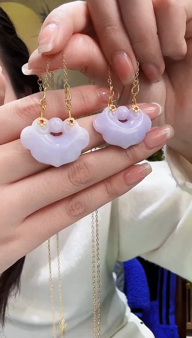 颈饰未镶嵌翡翠多样发其一个