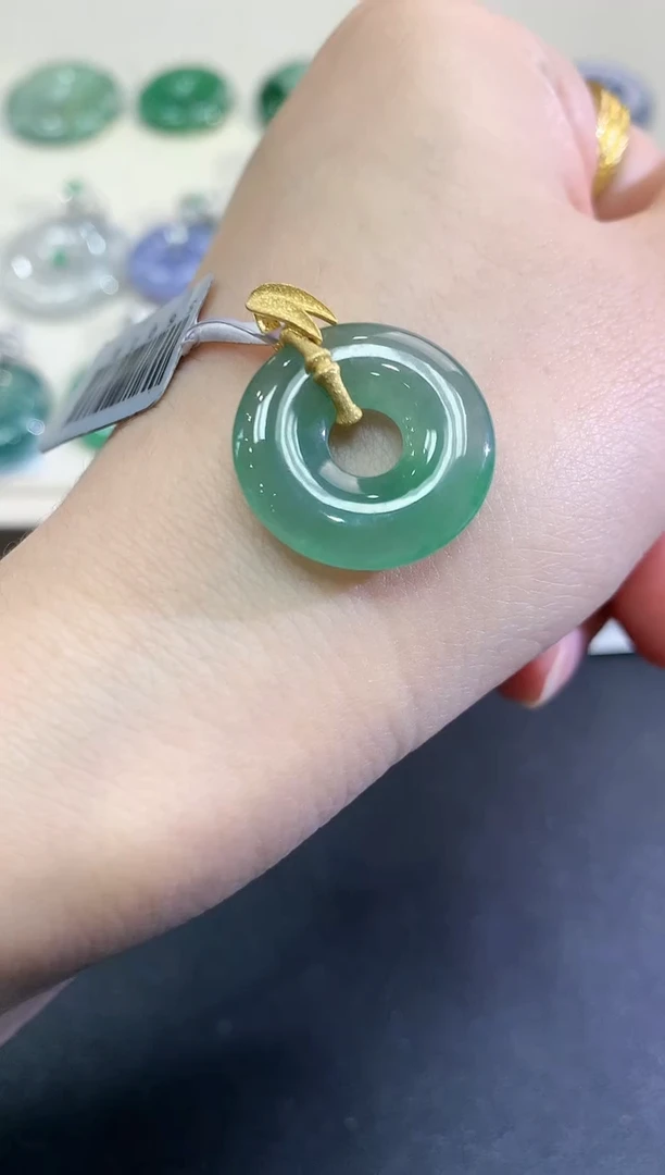 【闪购商品】翡翠颈饰18K金镶嵌B13