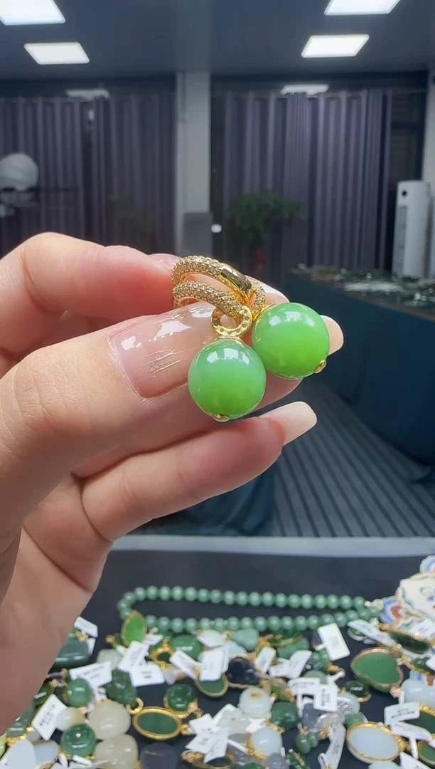 和田玉银S925镶嵌耳饰1