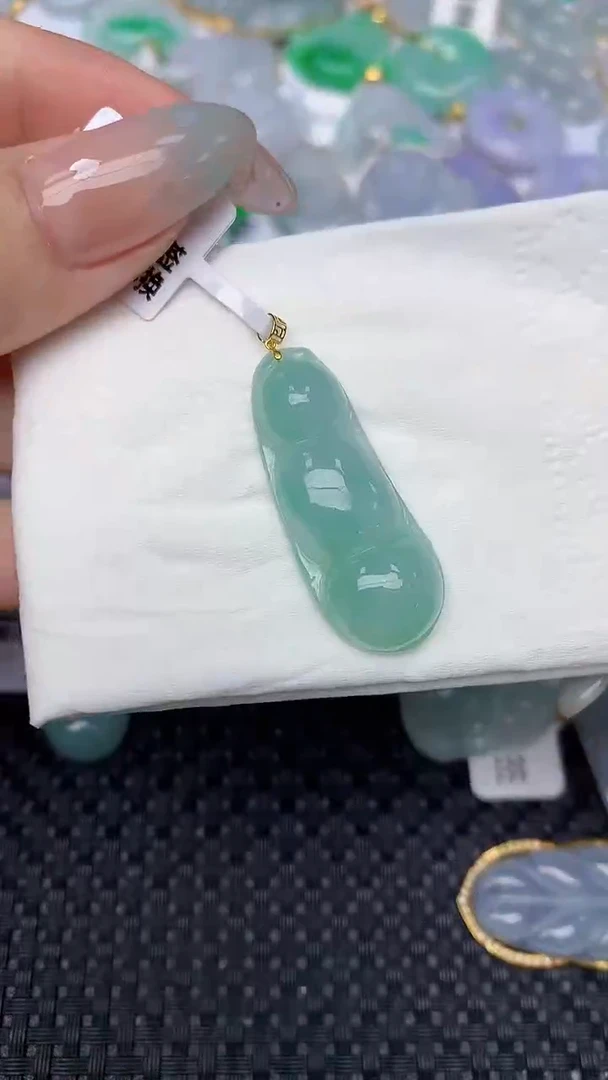 翡翠18K金镶嵌颈饰天然翡翠a货