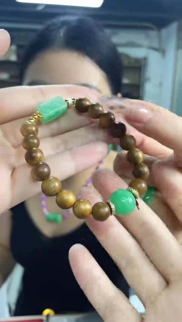 未镶嵌手串翡翠多样性发其一颜色微差